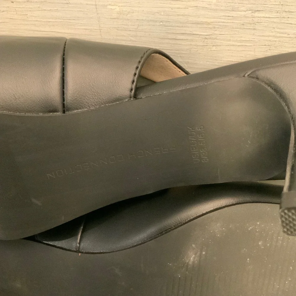 French Connection Faux Leather Matte Black Pointed Toe Slingback Heels Size 8 GC